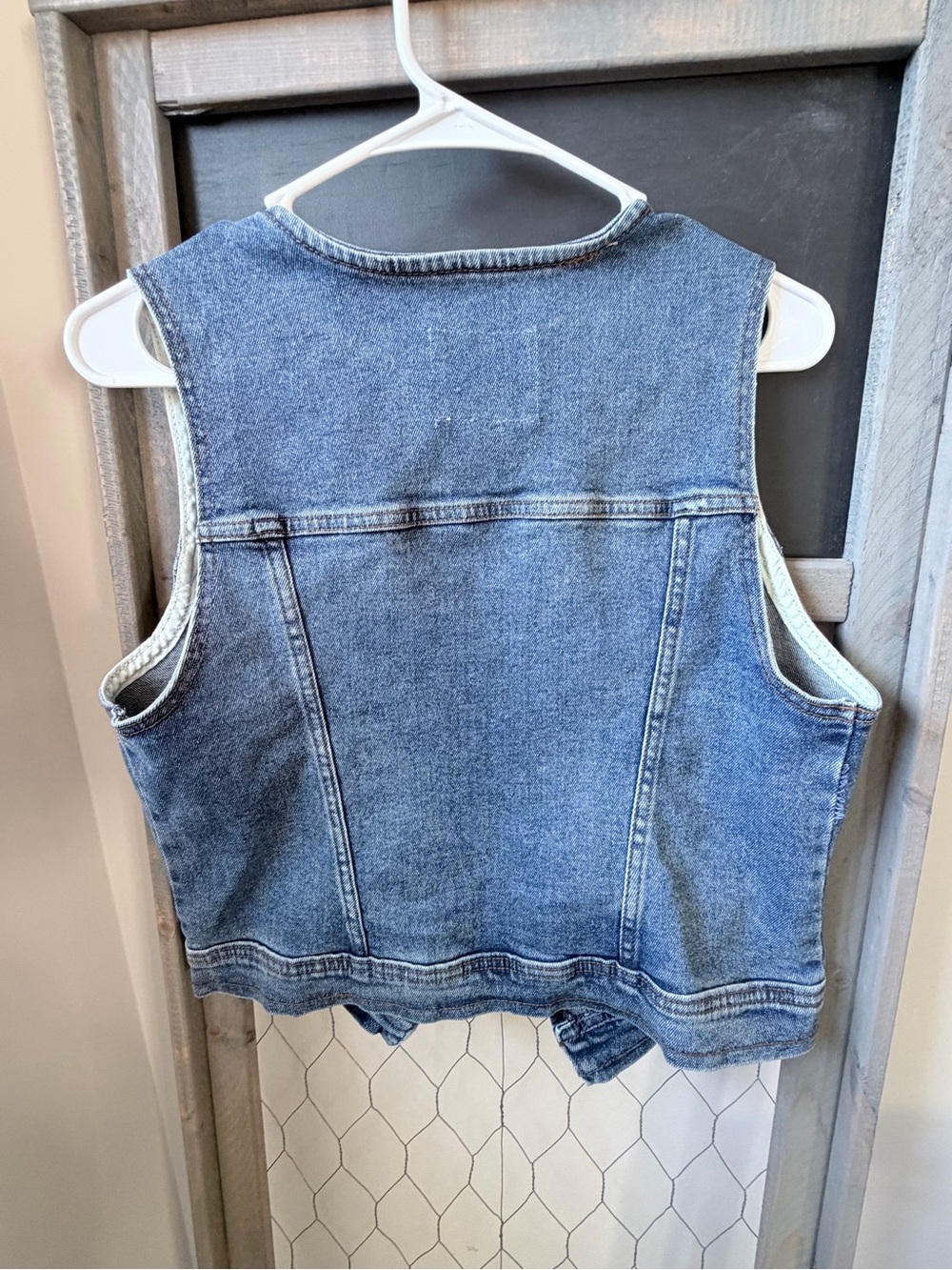 Kensie Jeans Vintage Luxe Denim Vest Women’s M Cropped Button Front - Picture 2 of 6